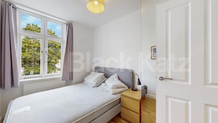 Refurbished Refurbished Two Bedroom Flat in Elegant Period Conversion Rochester Road, Camden